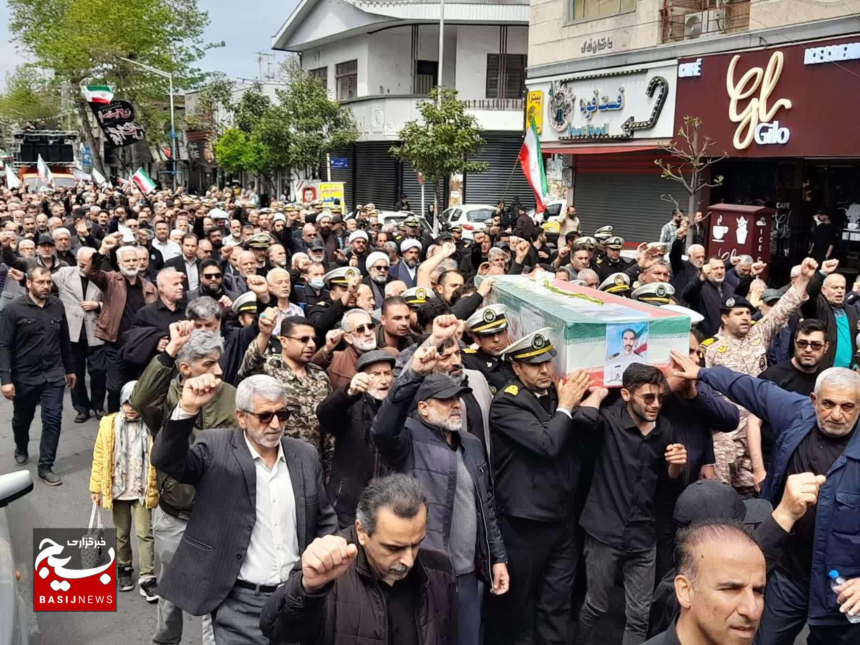 پیکر شهید«ناخداسوم سید مجید فاطمی پور»در بندرانزلی آرام گرفت پیکر شهید«ناخداسوم سید مجید فاطمی پور»در بندرانزلی آرام گرفت