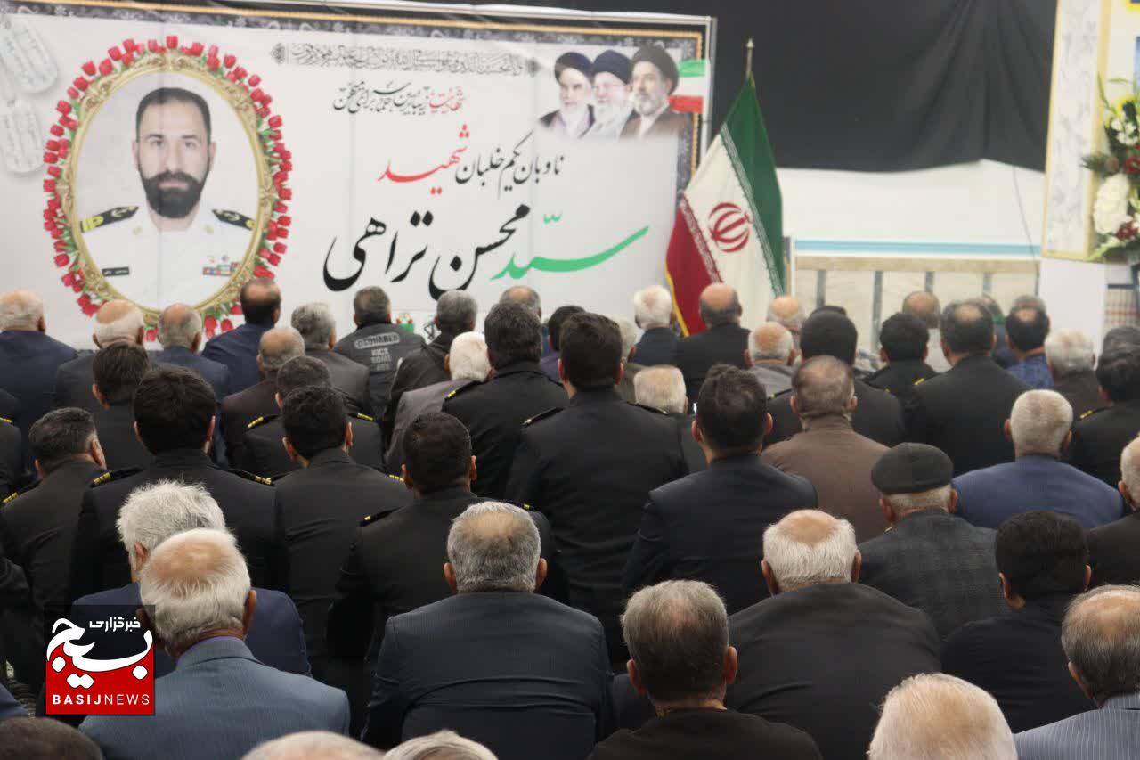 صلابت در برابر دشمن شرط موفقیت در جنگ و مذاکره است صلابت در برابر دشمن شرط موفقیت در جنگ و مذاکره است