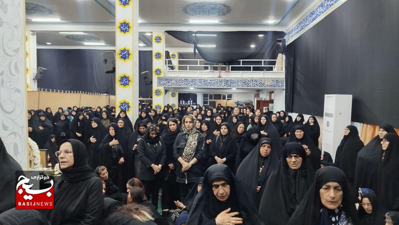 صلابت در برابر دشمن شرط موفقیت در جنگ و مذاکره است صلابت در برابر دشمن شرط موفقیت در جنگ و مذاکره است