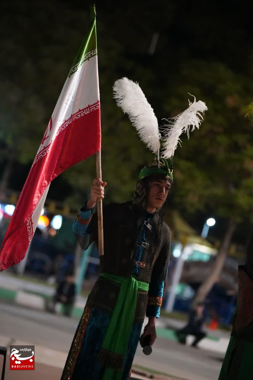پرچم ایران بر فراز تعزیه اباعبدالله (ع) در کرمان