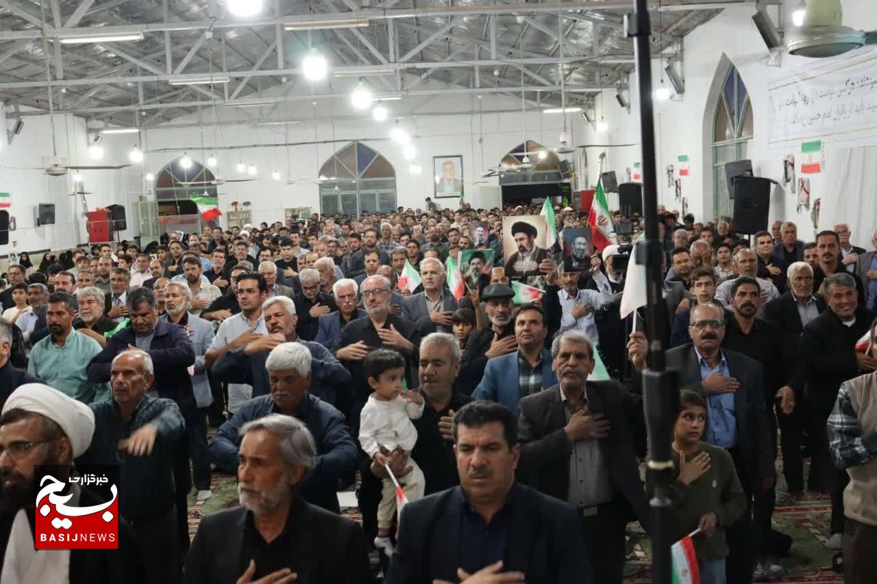 مراسم بیست‌ونهمین یادواره ۲۴ شهید منطقه لطف‌آباد شهرستان انار برگزار شد