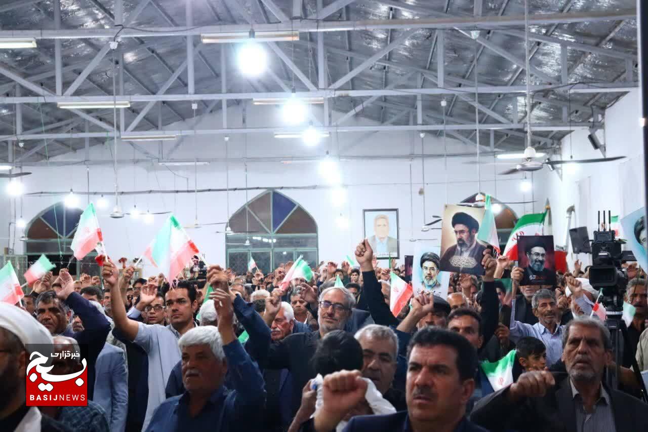 مراسم بیست‌ونهمین یادواره ۲۴ شهید منطقه لطف‌آباد شهرستان انار برگزار شد