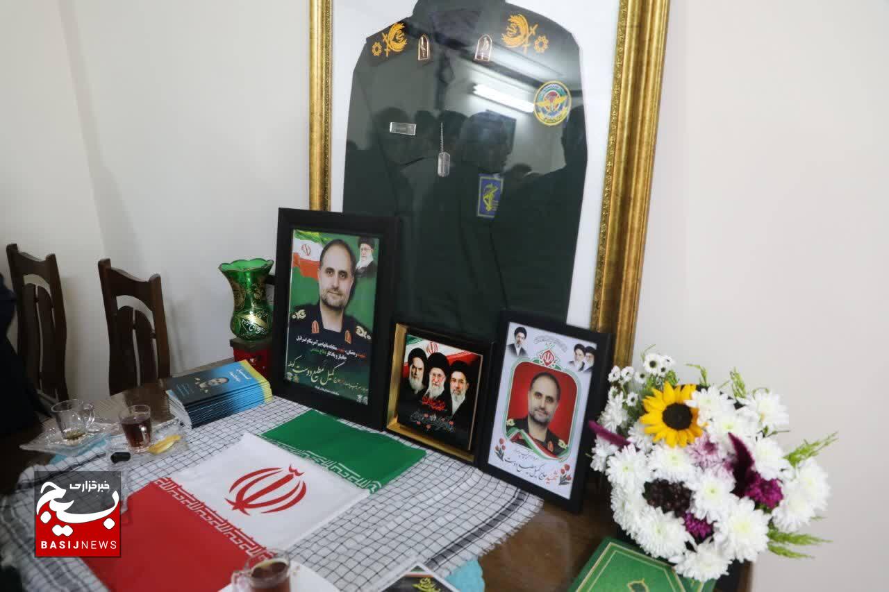 دیدار نماینده ولی فقیه در گیلان و فرمانده سپاه قدس گیلان با خانواده سردار شهید کمیل مطیعدوست در کومله لنگرود دیدار نماینده ولی فقیه در گیلان و فرمانده سپاه قدس گیلان با خانواده سردار شهید کمیل مطیعدوست در کومله لنگرود