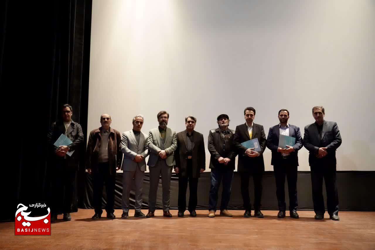 آئین اختتامیه هفته هنر انقلاب اسلامی در زنجان برگزار شد