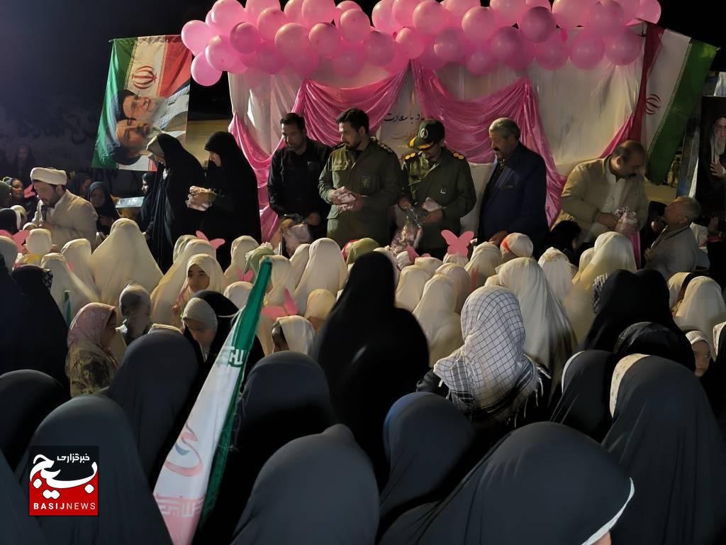 بیعت ۱۶۸ دختر مکلف روستای تپه‌سلام مشهد با رهبر معظم انقلاب