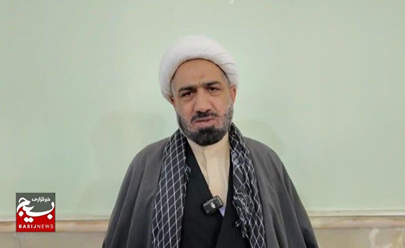 دیدار امام‌جمعه شهرستان سراوان با فرمانده انتظامی در پی شهادت سه تن از کارکنان ناجا