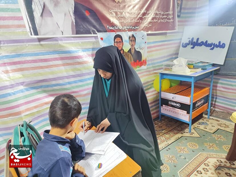 تجلی «ایثار معلمی» در هفته بزرگداشت مقام معلم؛ کلاسی که سنگر مقاومت شد