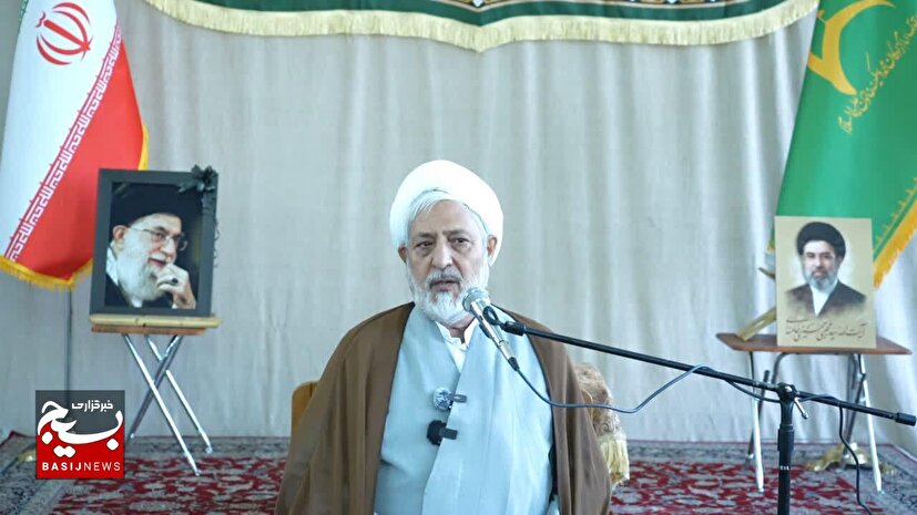 انقلاب اسلامی با اتکاء به مردم و ولایت، از همه تهدیدها عبور کرده است انقلاب اسلامی با اتکاء به مردم و ولایت، از همه تهدیدها عبور کرده است