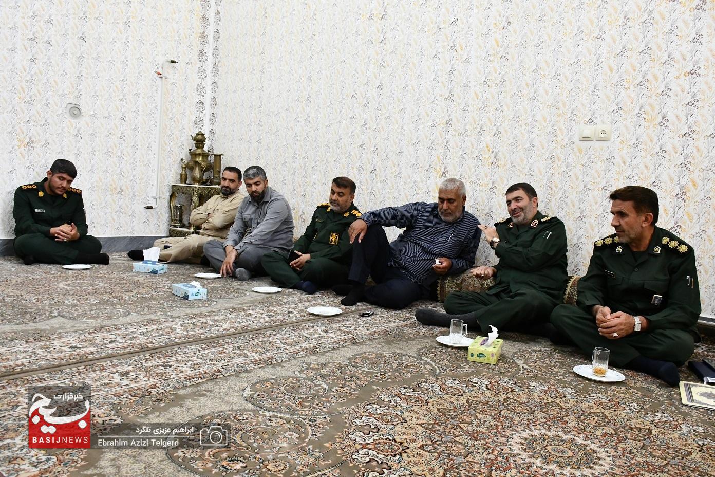 دیدار فرمانده سپاه فتح با خانواده شهدای جنگ رمضان در یاسوج