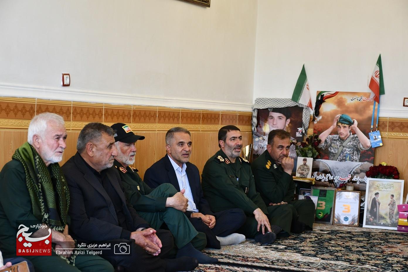 دیدار جمعی از فرماندهان سپاه با خانواده شهیدان جنگ رمضان در یاسوج