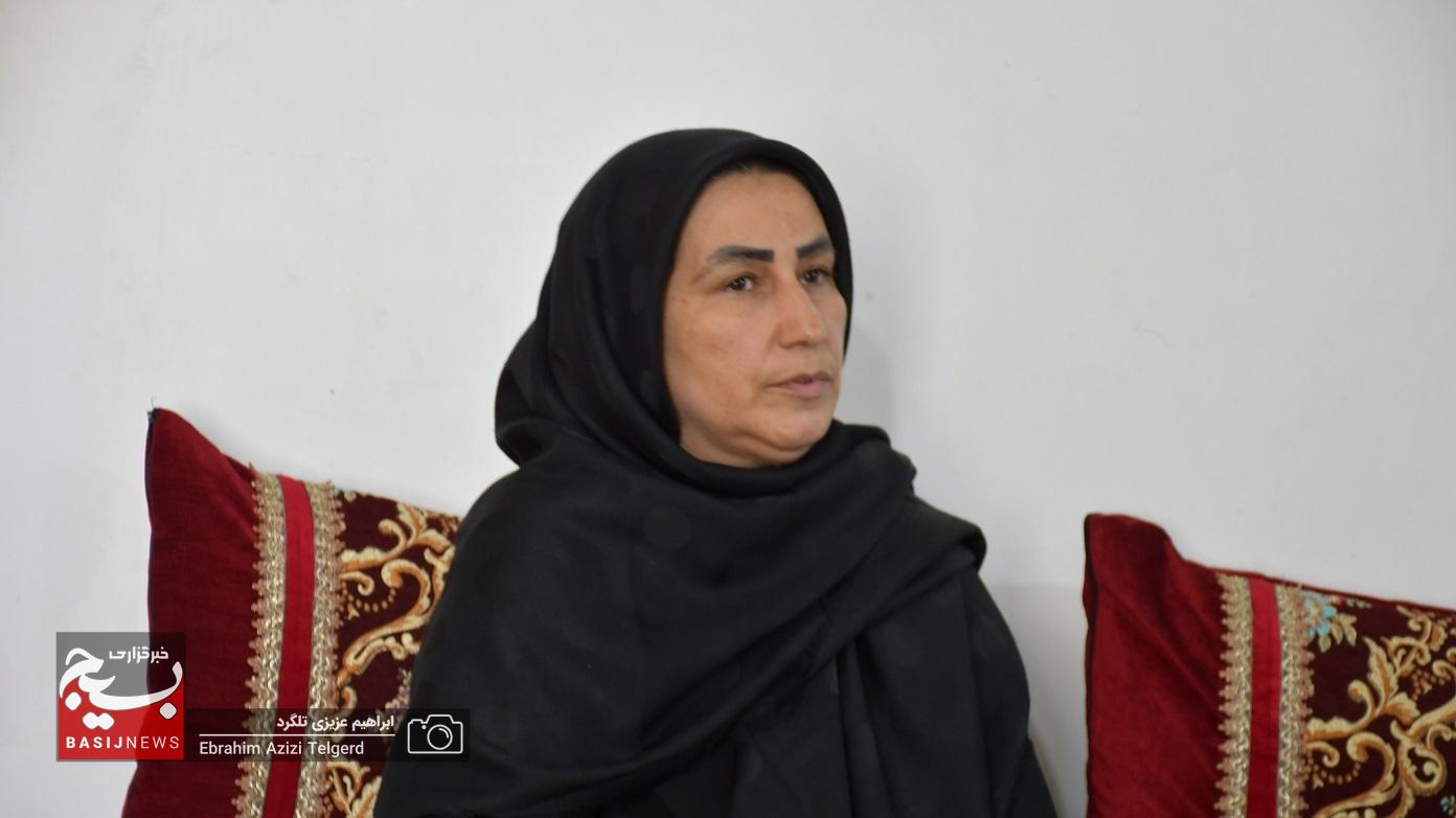 دیدار جمعی از فرماندهان سپاه با خانواده شهیدان جنگ رمضان در یاسوج