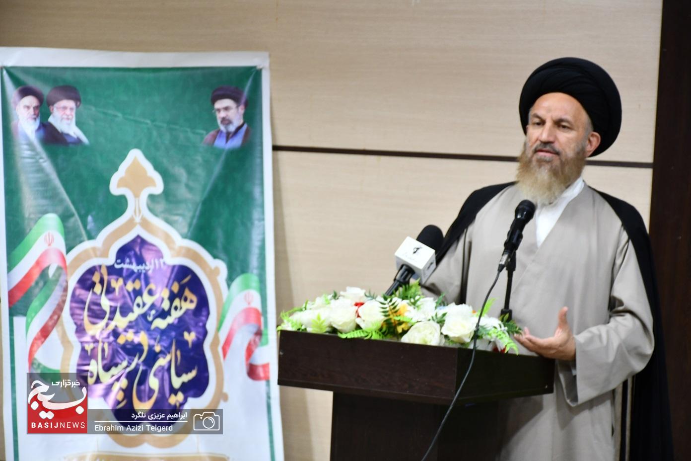 تجلیل از ۸۰ مربی عقیدتی سیاسی در سپاه فتح استان +( تصاویر)