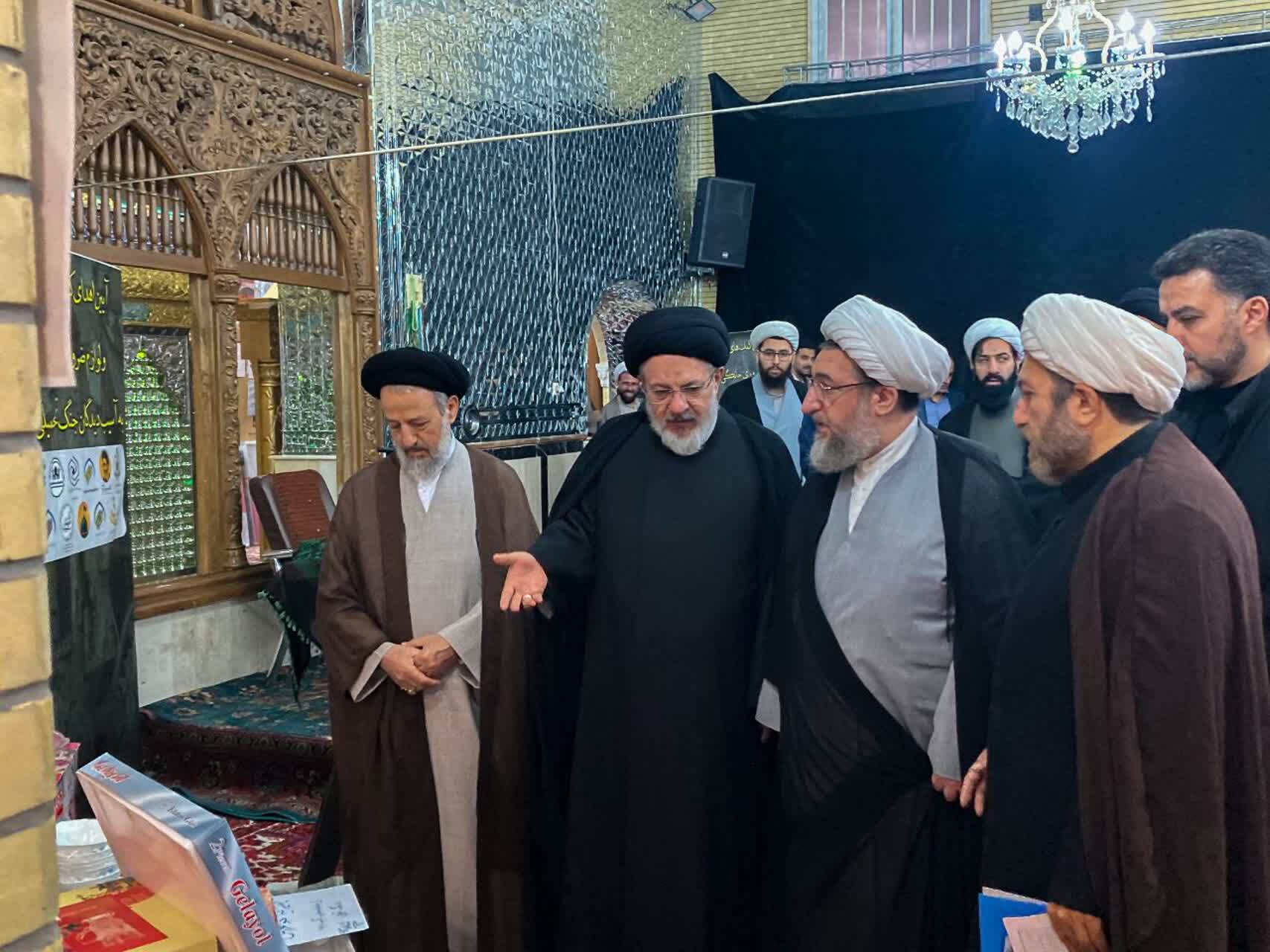 آیین اهدای کمکهای مردمی و لوازم خانگی به آسیبدیدگان جنگ تحمیلی در تبریز آیین اهدای کمکهای مردمی و لوازم خانگی به آسیبدیدگان جنگ تحمیلی در تبریز