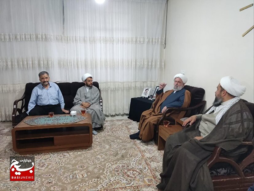 دیدار مسئول نمایندگی ولی فقیه در سپاه امام حسن مجتبی(ع)، با خانواده شهید امیرحسین کریمی