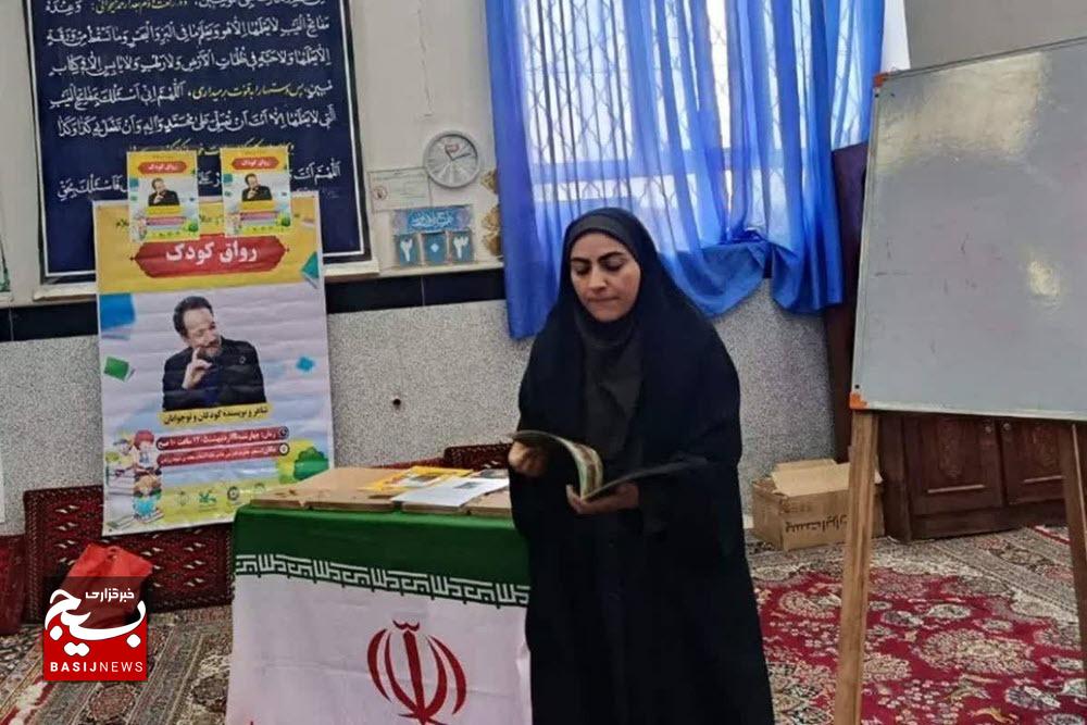 برگزاری برگ دوم رواق کودک در محله زرینی ملایر برگزاری برگ دوم رواق کودک در محله زرینی ملایر