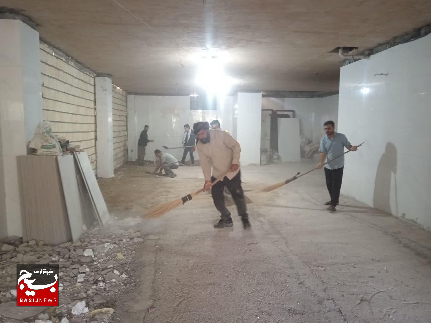 اعزام ۲۰ جهادگر شهرستان نرماشیر به مناطق آسیبدیده از جنگ در استان اصفهان اعزام ۲۰ جهادگر شهرستان نرماشیر به مناطق آسیبدیده از جنگ در استان اصفهان