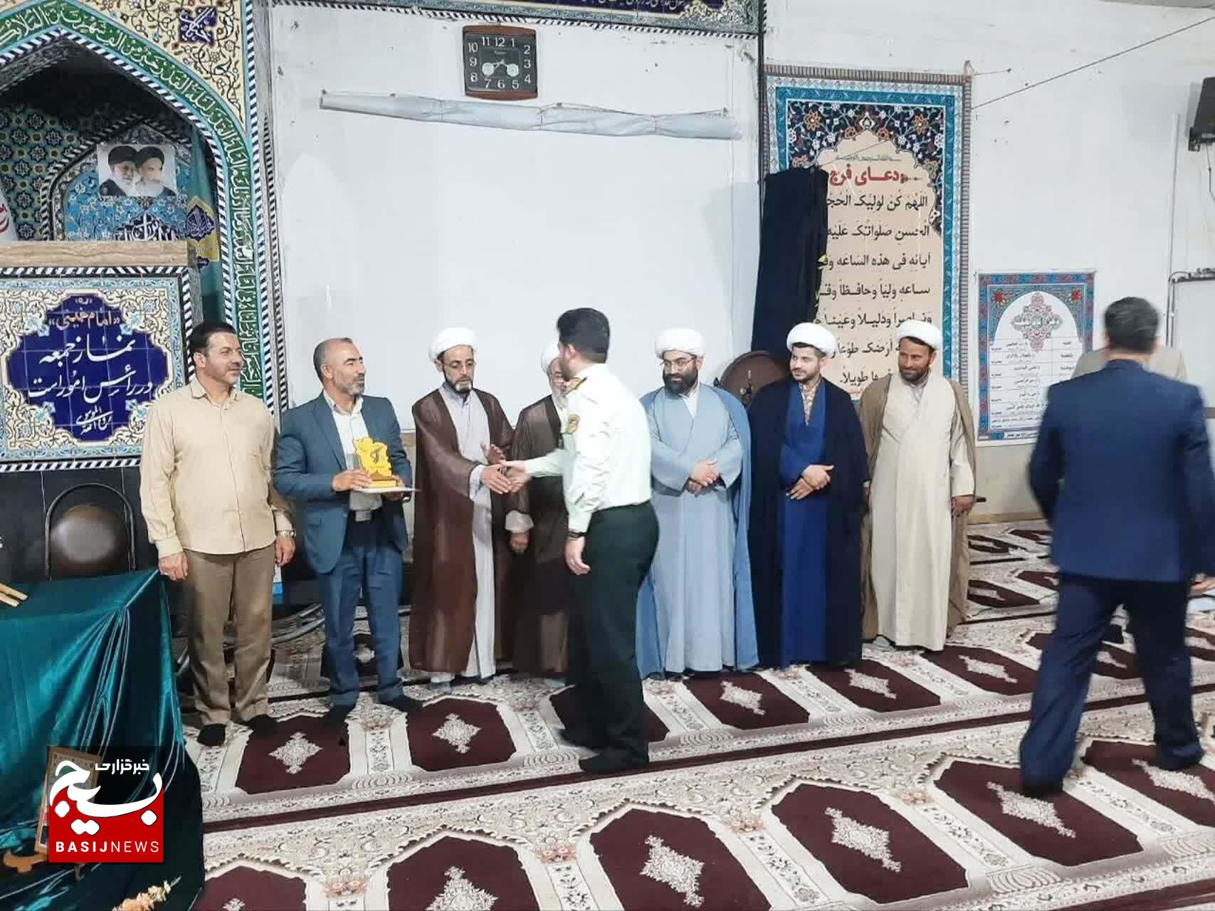 تجلیل از ۳۷ فعال فرهنگی و عقیدتی سیاسی رومشکان با حضور حجت‌الاسلام والمسلمین مفید