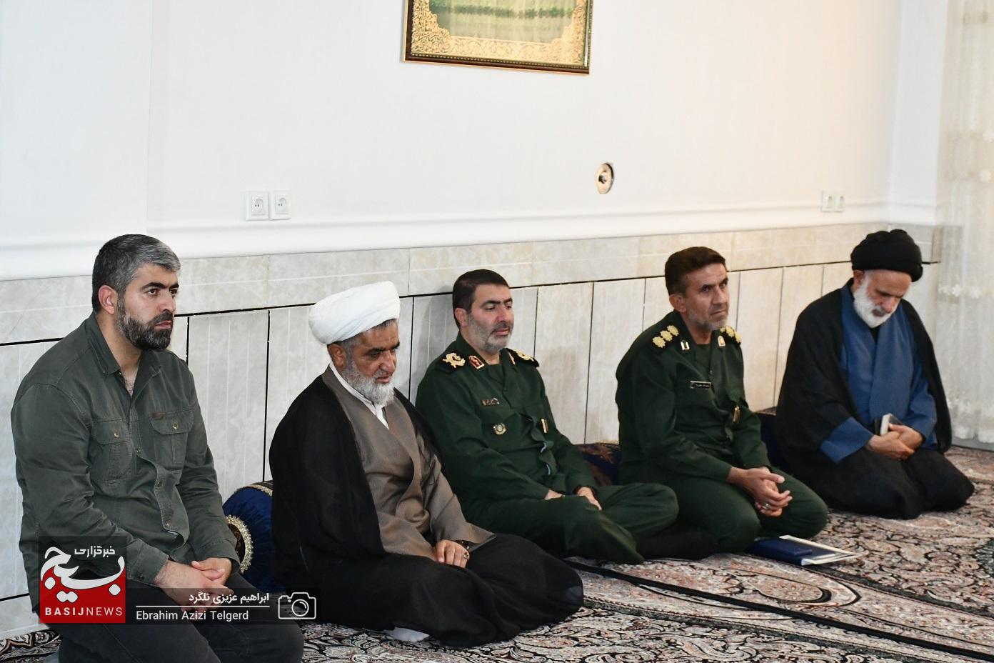 دیدار مسئولان سپاه فتح با خانواده شهدای جنگ رمضان در یاسوج + (تصاویر) دیدار مسئولان سپاه فتح با خانواده شهدای جنگ رمضان در یاسوج + (تصاویر)