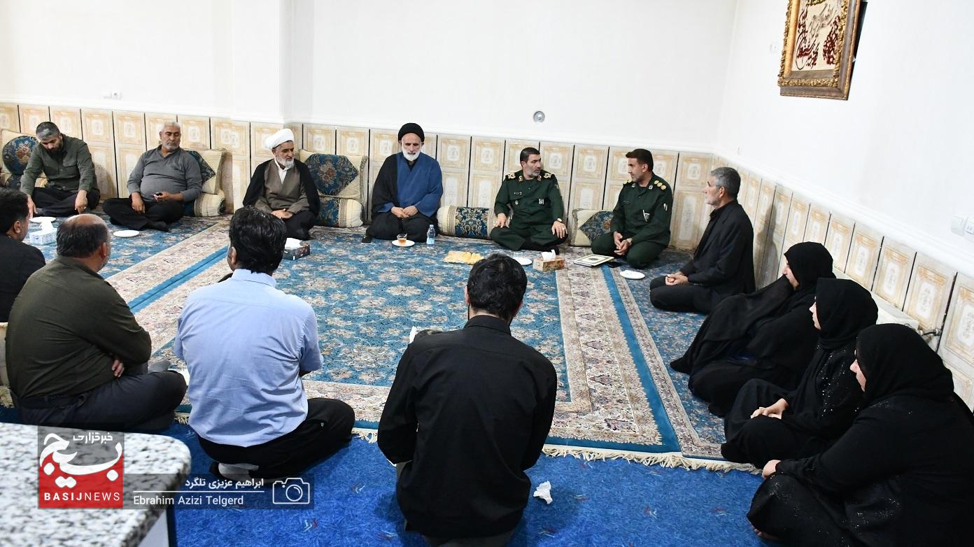 دیدار مسئولان سپاه فتح با خانواده شهدای جنگ رمضان در یاسوج + (تصاویر) دیدار مسئولان سپاه فتح با خانواده شهدای جنگ رمضان در یاسوج + (تصاویر)