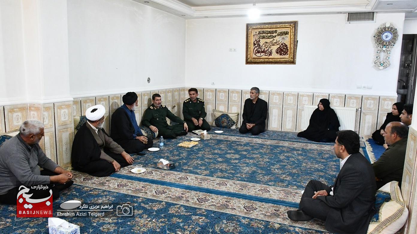 دیدار مسئولان سپاه فتح با خانواده شهدای جنگ رمضان در یاسوج + (تصاویر) دیدار مسئولان سپاه فتح با خانواده شهدای جنگ رمضان در یاسوج + (تصاویر)