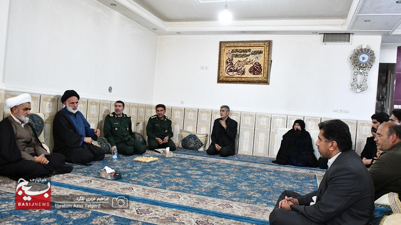 دیدار مسئولان سپاه فتح با خانواده شهدای جنگ رمضان در یاسوج + (تصاویر) دیدار مسئولان سپاه فتح با خانواده شهدای جنگ رمضان در یاسوج + (تصاویر)