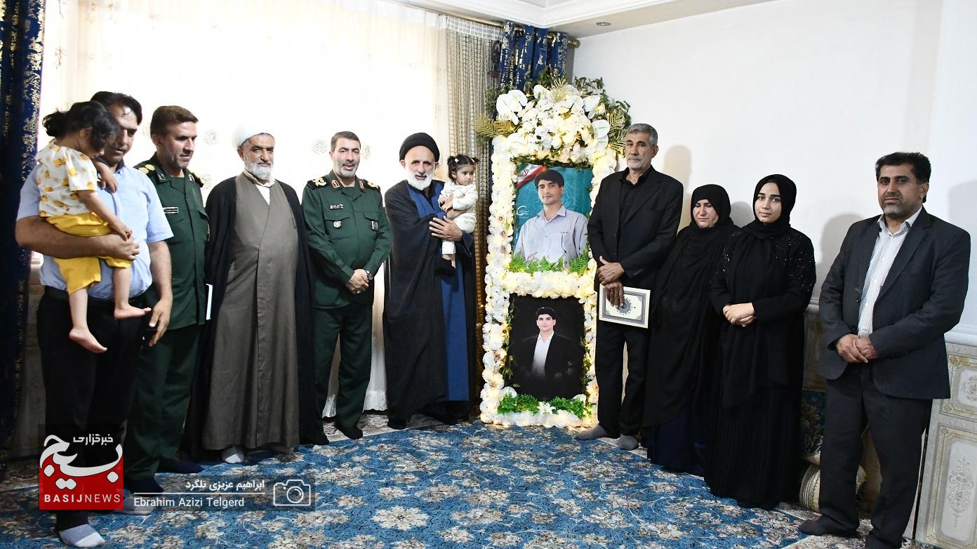 دیدار مسئولان سپاه فتح با خانواده شهدای جنگ رمضان در یاسوج + (تصاویر) دیدار مسئولان سپاه فتح با خانواده شهدای جنگ رمضان در یاسوج + (تصاویر)