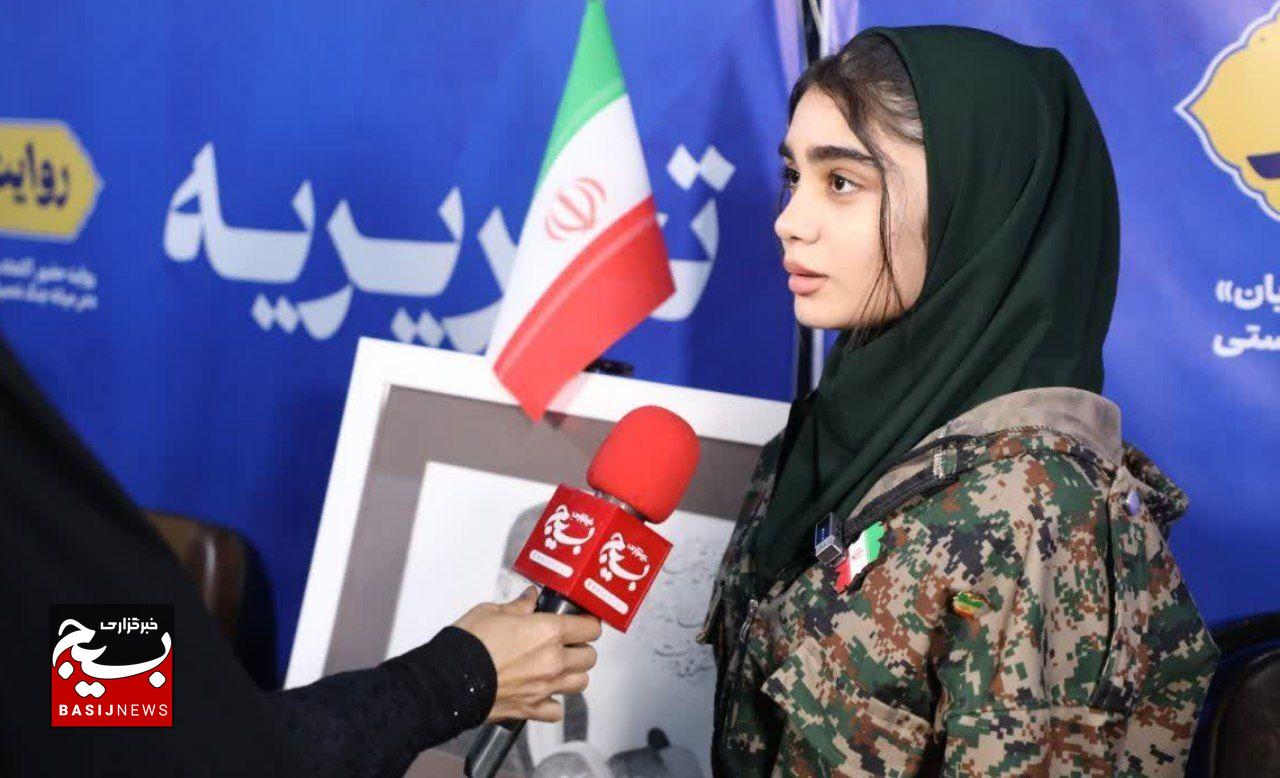 دختر دهه نودی که با قلم هنر به میدان آمد