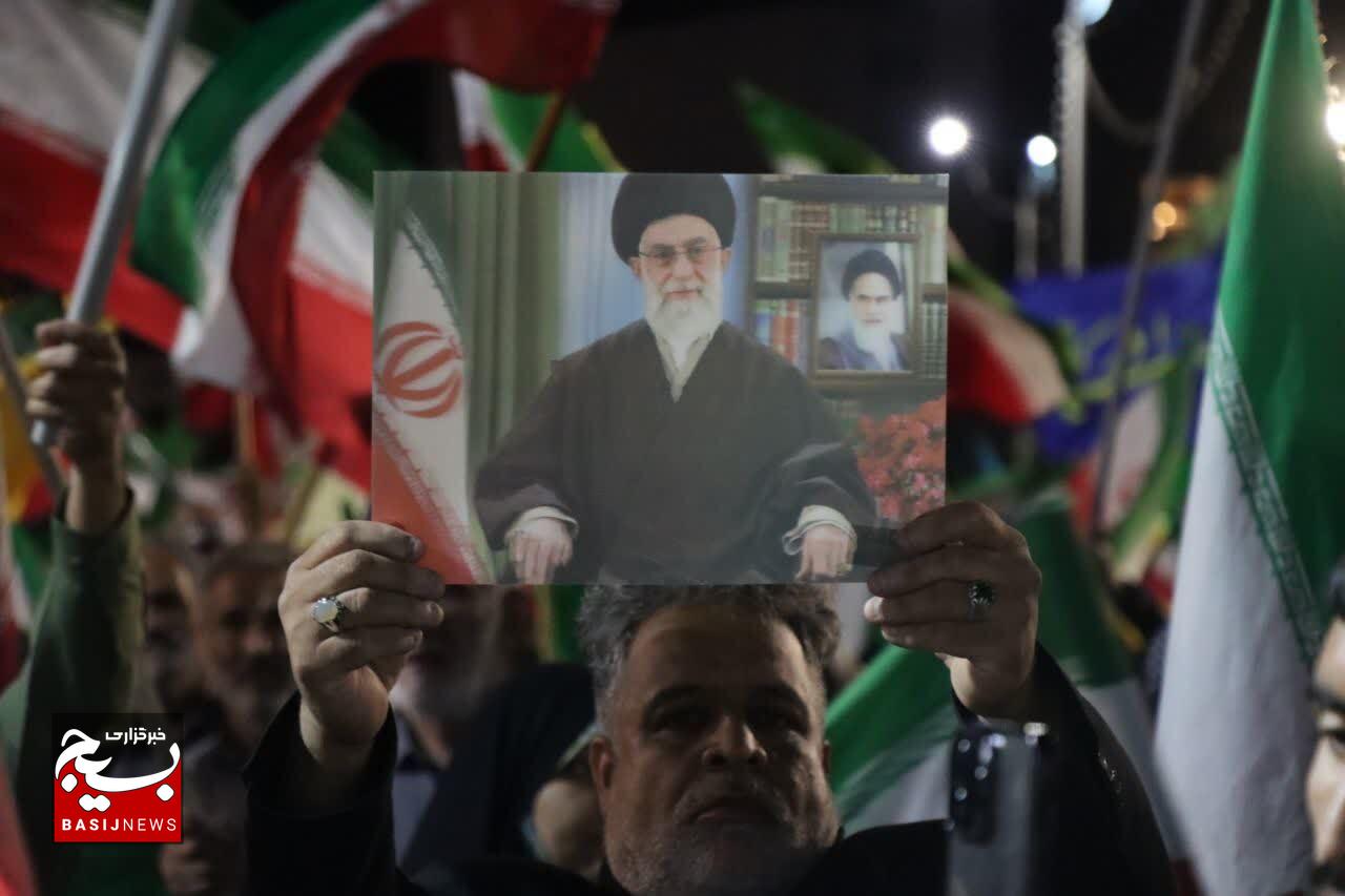 برگزاری ویژه‌برنامه «یک‌صدا ایران» در کرمان/ اجرای مجسمانه «برای ایران» در میدان کوثر