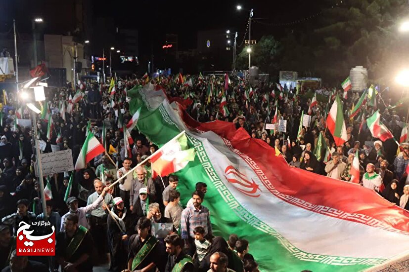 برگزاری ویژه‌برنامه «یک‌صدا ایران» در کرمان/ اجرای مجسمانه «برای ایران» در میدان کوثر
