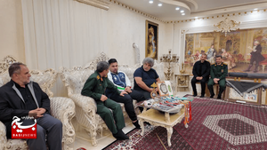 تجلیل سردار محمدی اصل از طاها نعمتی نائب قهرمانی مسابقات وزنه برداری جوانان جهان تجلیل سردار محمدی اصل از طاها نعمتی نائب قهرمانی مسابقات وزنه برداری جوانان جهان