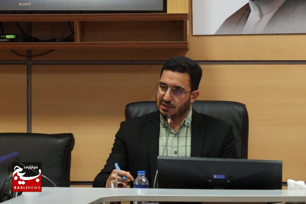 مأموریت اصلی رسانههای انقلابی روایت امید و تبیین حق است