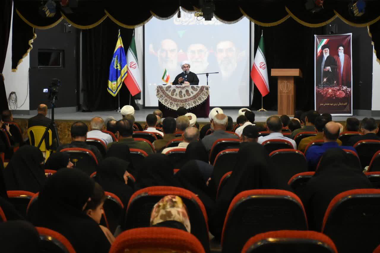 انقلاب اسلامی مدعی ترویج معنویت، عقلانیت و عدالت است انقلاب اسلامی مدعی ترویج معنویت، عقلانیت و عدالت است