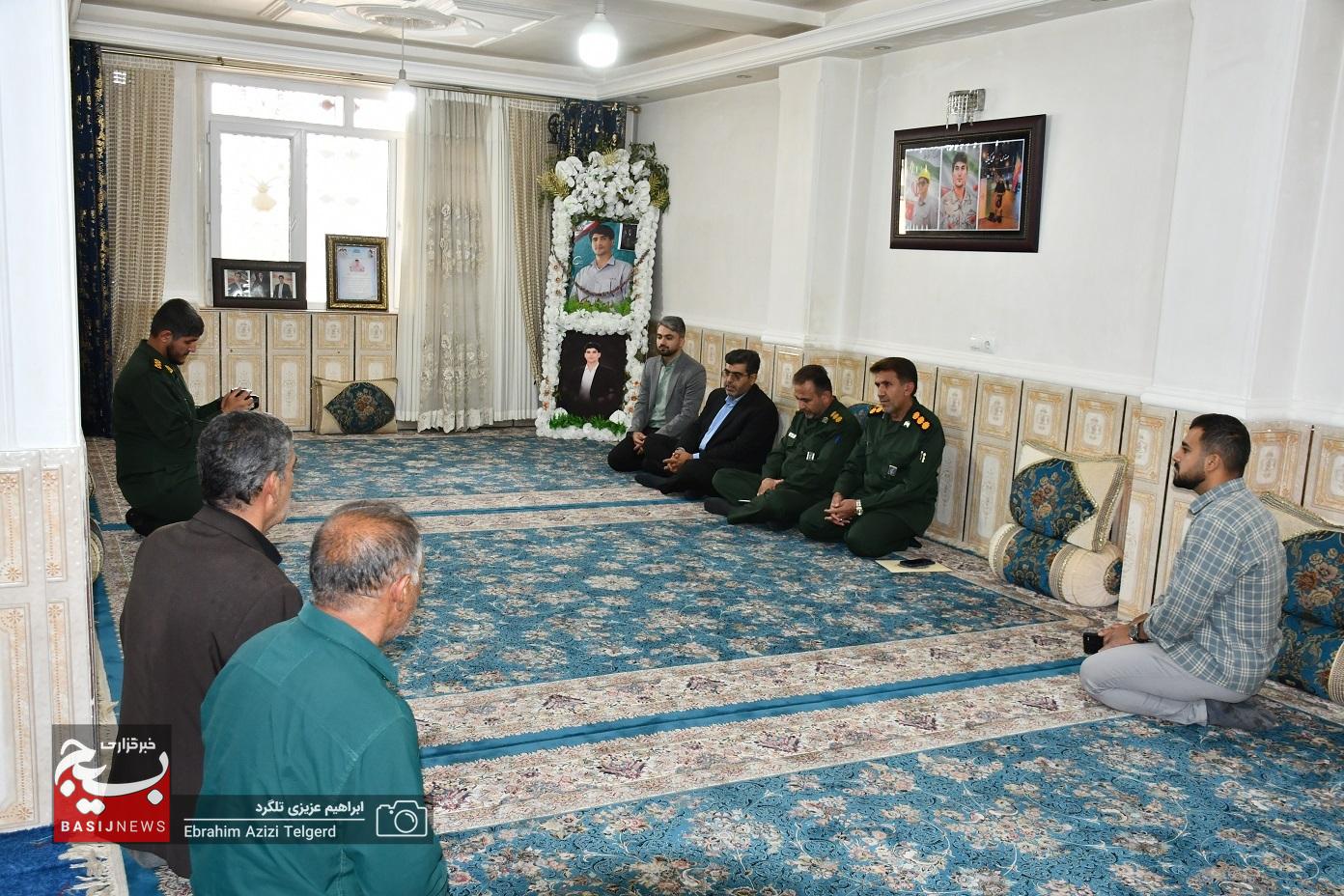 دیدار جانشین سپاه فتح با خانواده شهید علی کیانی در یاسوج