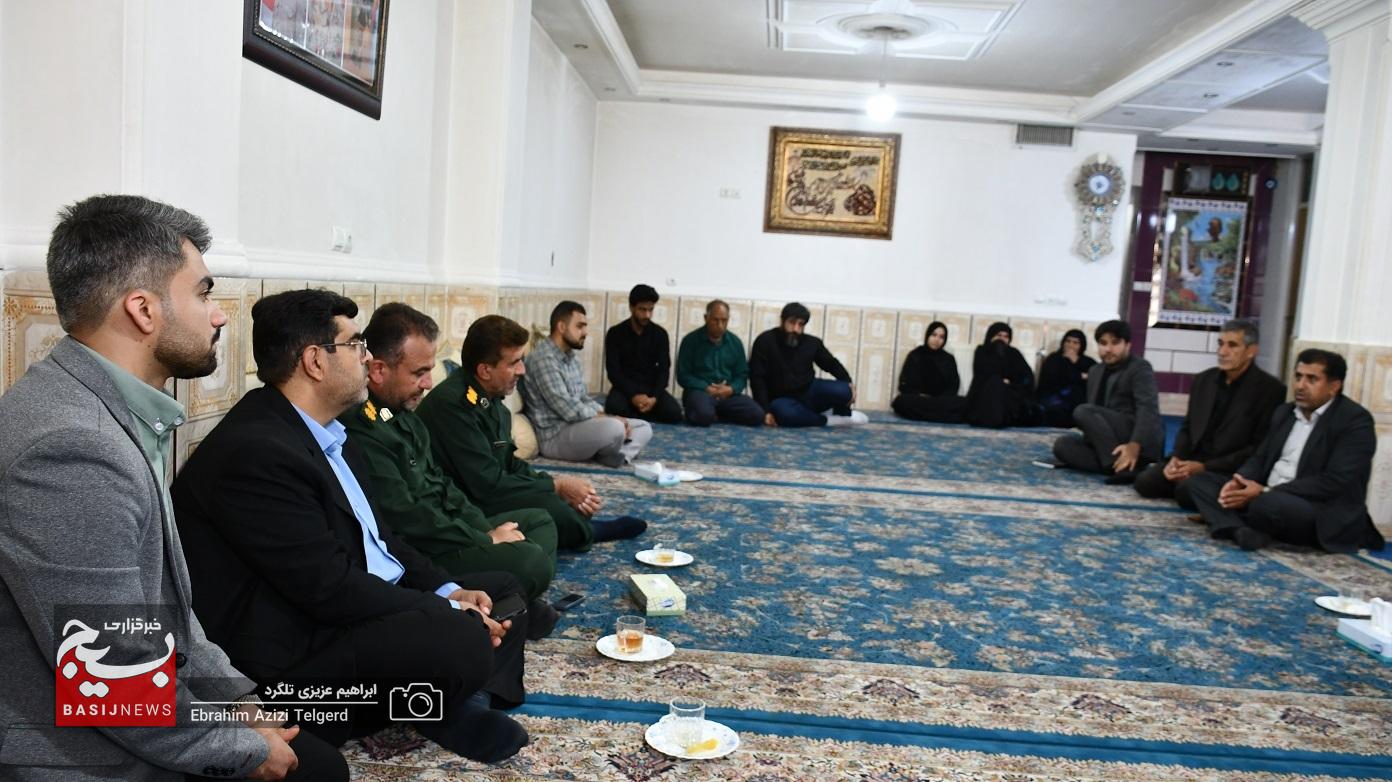 دیدار جانشین سپاه فتح با خانواده شهید علی کیانی در یاسوج