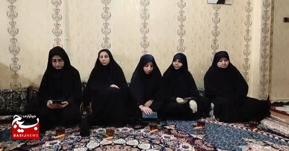 دیدار اصحاب رسانه لرستان با خانوادههای شهیده «معصومه کشفی» و شهید «طاووسبزنی» دیدار اصحاب رسانه لرستان با خانوادههای شهیده «معصومه کشفی» و شهید «طاووسبزنی»