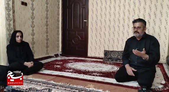 دیدار اصحاب رسانه لرستان با خانوادههای شهیده «معصومه کشفی» و شهید «طاووسبزنی» دیدار اصحاب رسانه لرستان با خانوادههای شهیده «معصومه کشفی» و شهید «طاووسبزنی»