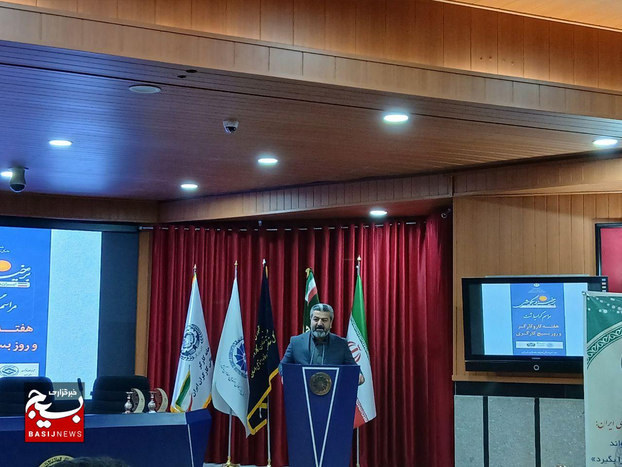 کارگران؛ ارزشمندترین دارایی کشور در میدان تولید هستند کارگران؛ ارزشمندترین دارایی کشور در میدان تولید هستند