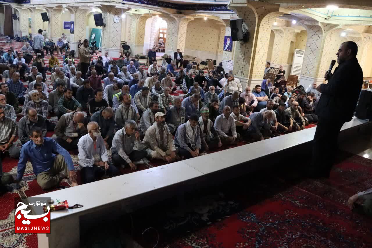 کاروان پیاده گیلان امسال با بیعت با رهبر جوان و پیام خونخواهی رهبرشهید حرکت کرد 