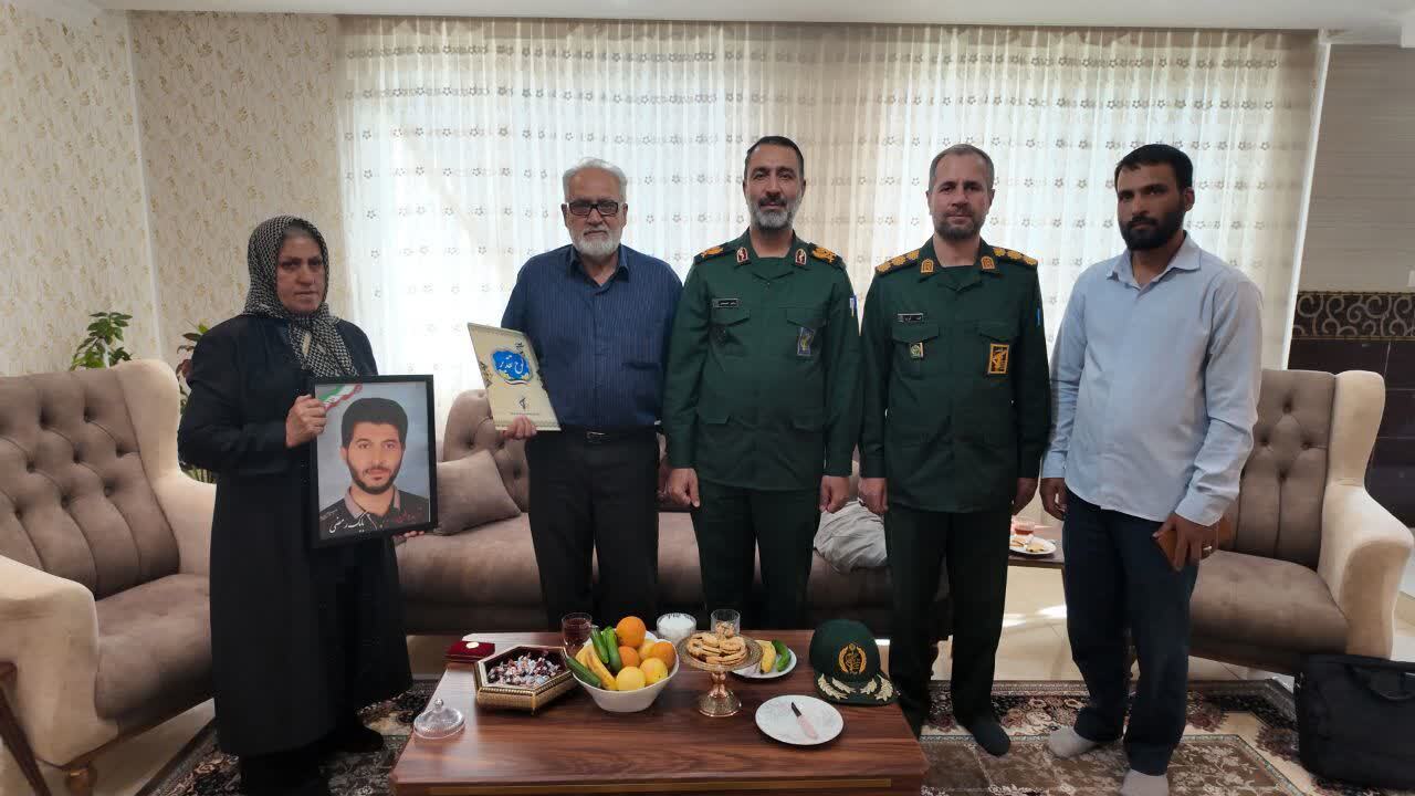 فرهنگ ایثار و شهادت، سدّی در برابر توطئه‌های دشمن است