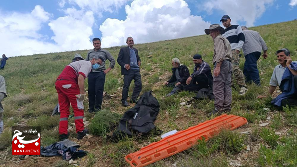 سقوط پژو پارس به دره در جاده خلخال -کلور ۲ کشته بر جای گذاشت سقوط پژو پارس به دره در جاده خلخال -کلور ۲ کشته بر جای گذاشت