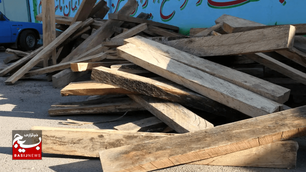 ۶۵ اصله الوار قاچاق در اردبیل توقیف شد ۶۵ اصله الوار قاچاق در اردبیل توقیف شد