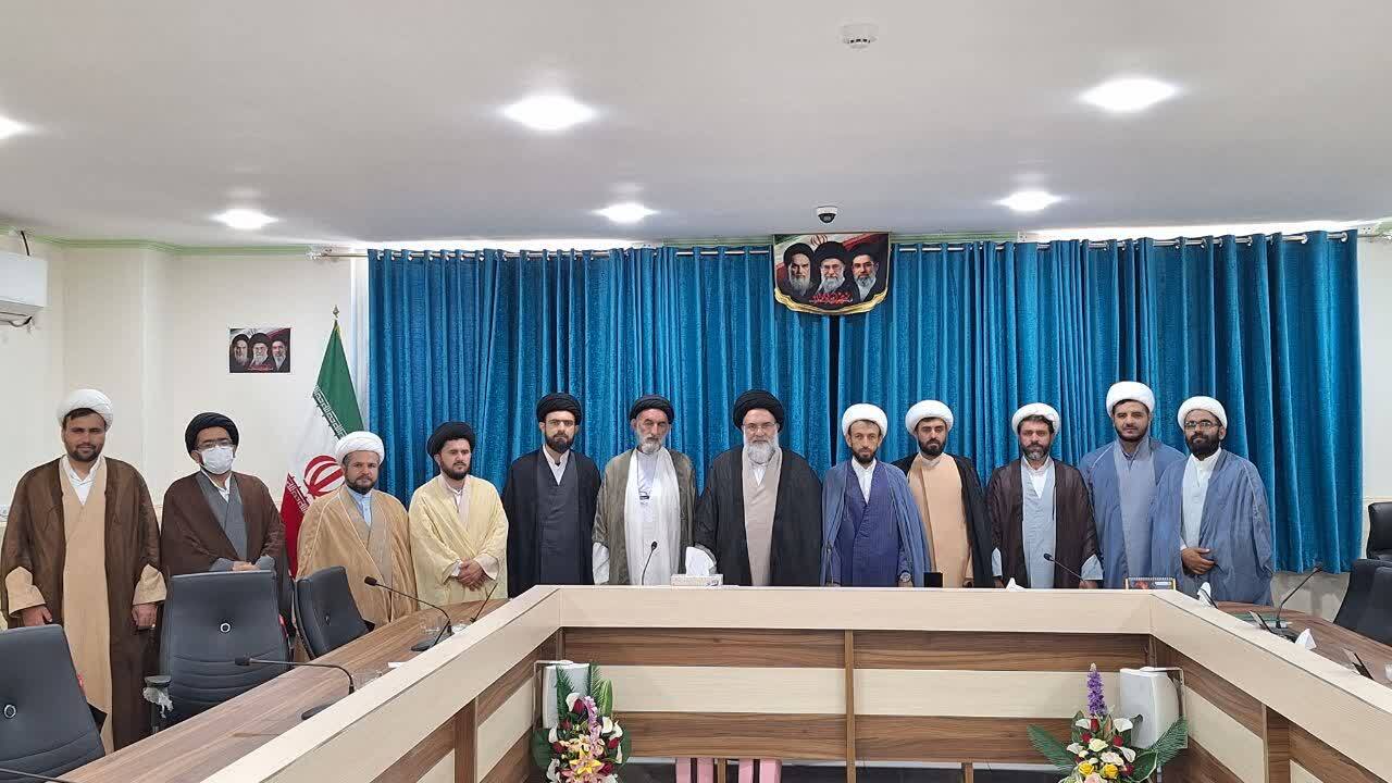 نهادهای مسئول از مبلغان دینی پشتیبانی کنند