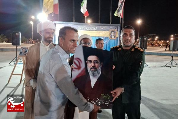 تجلیل از خانواده شهدای مداح و پیرغلامان حسینی کنگان تجلیل از خانواده شهدای مداح و پیرغلامان حسینی کنگان