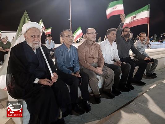 تجلیل از خانواده شهدای مداح و پیرغلامان حسینی کنگان تجلیل از خانواده شهدای مداح و پیرغلامان حسینی کنگان