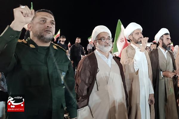 تجلیل از خانواده شهدای مداح و پیرغلامان حسینی کنگان تجلیل از خانواده شهدای مداح و پیرغلامان حسینی کنگان