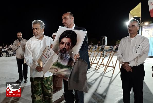 تجلیل از خانواده شهدای مداح و پیرغلامان حسینی کنگان تجلیل از خانواده شهدای مداح و پیرغلامان حسینی کنگان