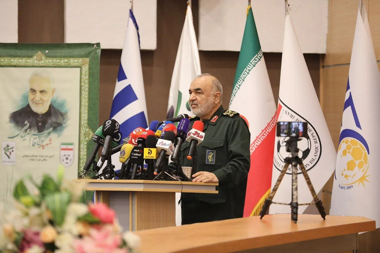شهید سلامی در کنار ملی‌پوشان فوتبال؛ دیداری که رنگ تشریفات نداشت