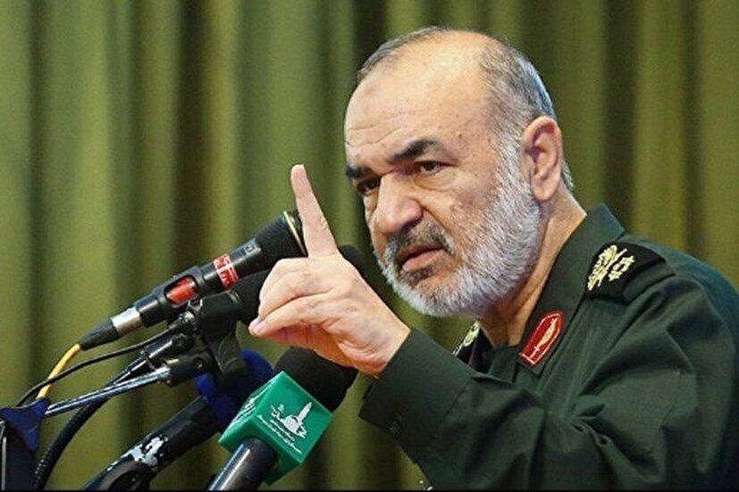 «سردارِ قرآن و میدان»؛ روایتی از مجاهدت‌های بی‌وقفه شهید سپهبد سلامی