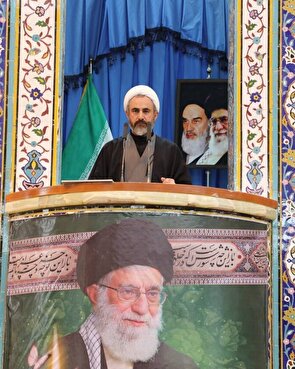 امام‌جمعه ایلام: تهدیدهای ترامپ نشانه ضعف آمریکا است