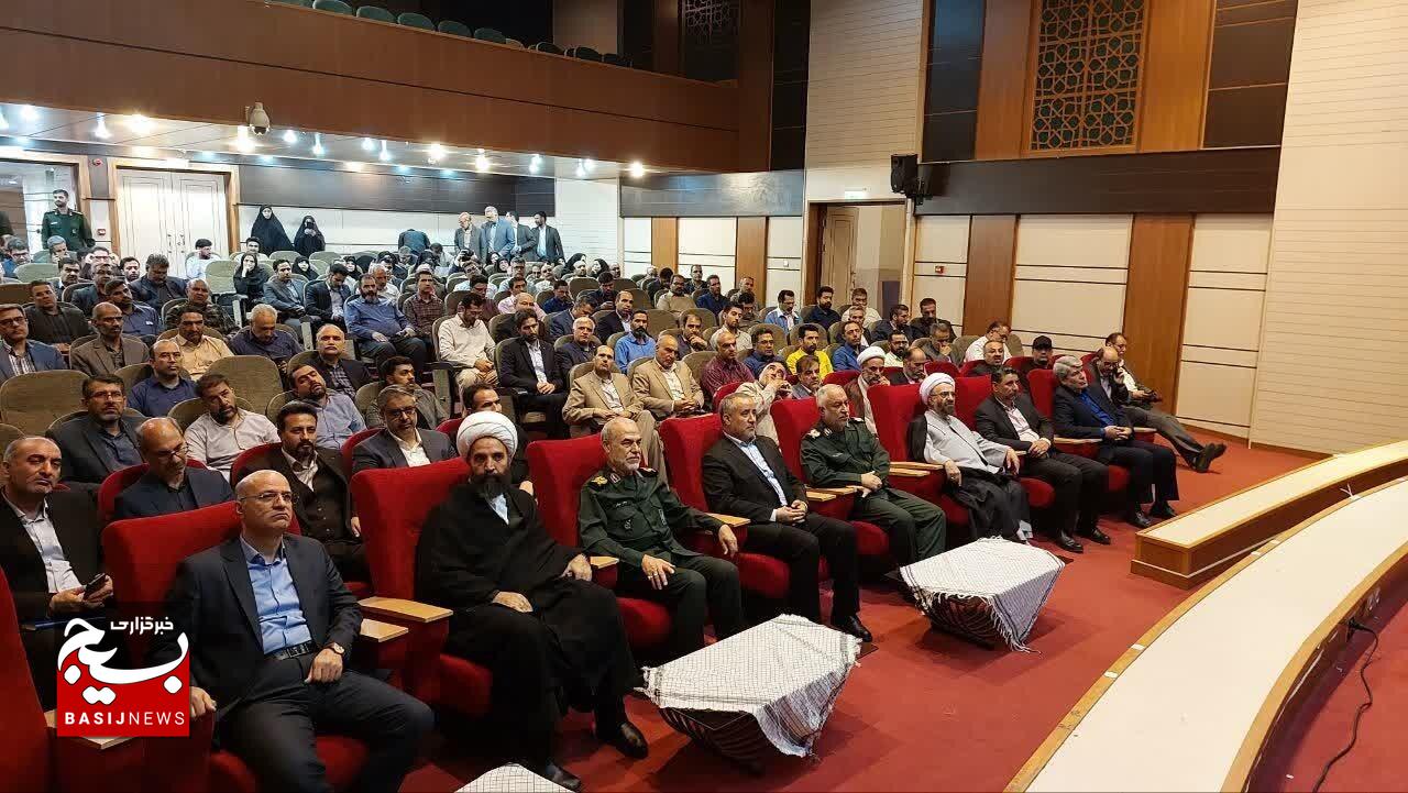 جهاد تبیین و جهاد خدمت، مردم را متحدتر و فشارهای اقتصادی را کمتر میکند